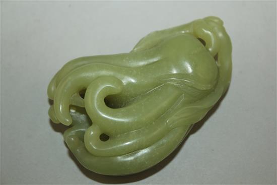 A Chinese yellow jade carving of a finger citron, 8cm